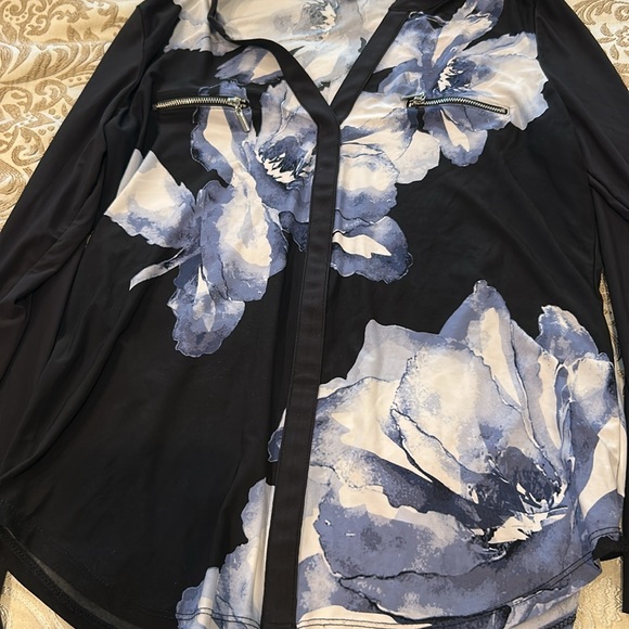 INC COLLECTION Black and Blue Floral Blouse - Picture 6 of 7
